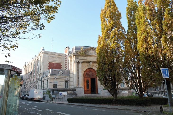 Bibliothèque Universitaire  - Lille