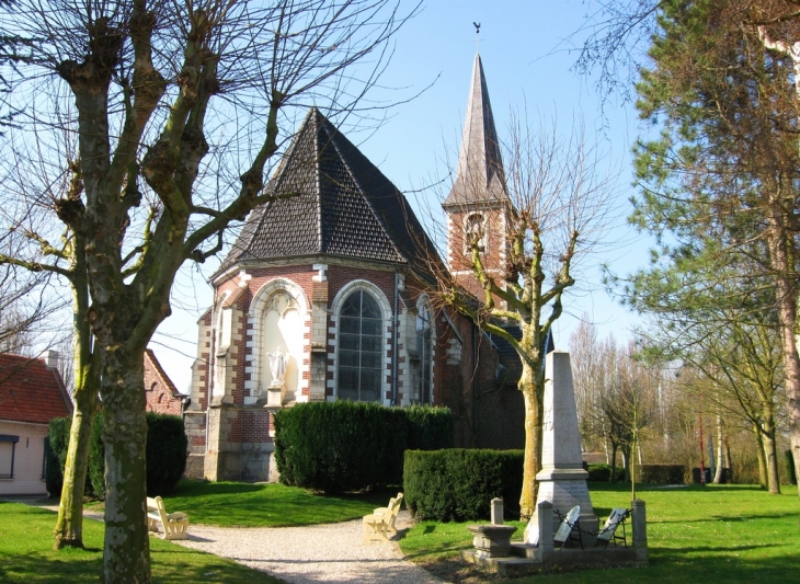 L'église du village - Louvil