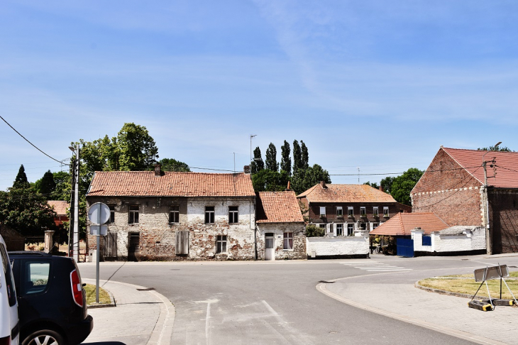 La Commune - Monchaux-sur-Écaillon