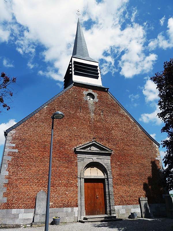 L'entrée de l'église - Noyelles-sur-Sambre