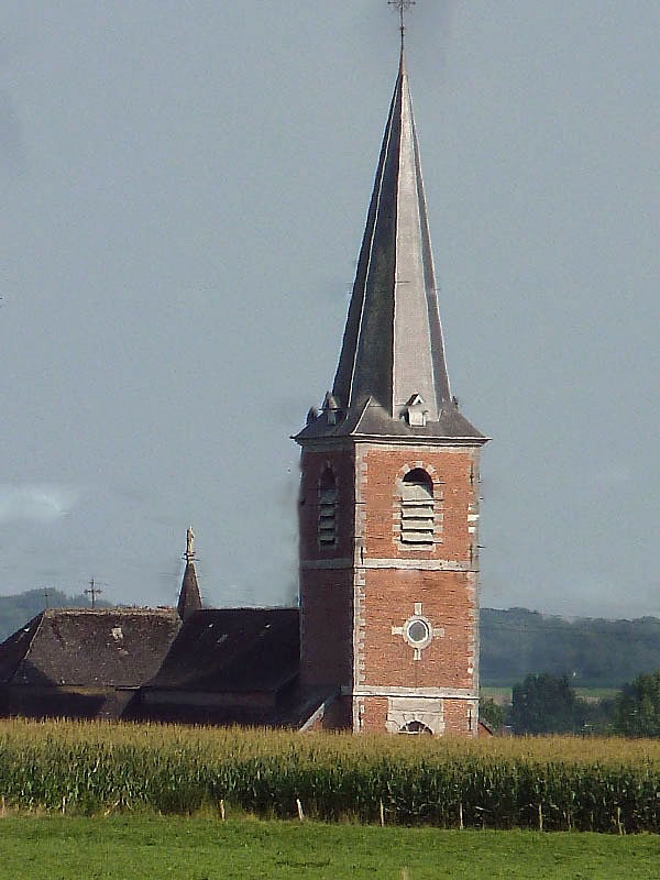Vue sur l'église - Pont-sur-Sambre