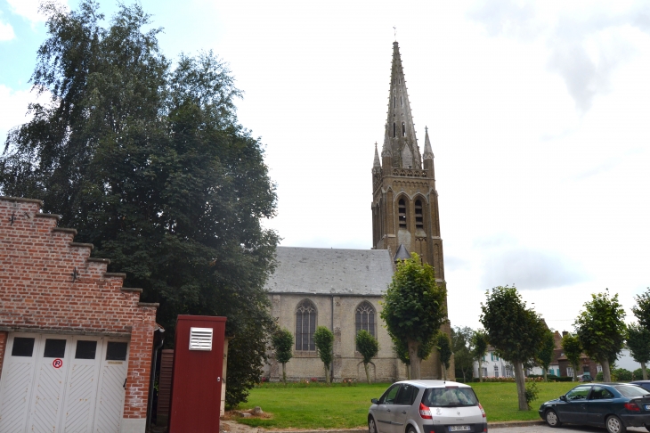  <église Saint-Omer son Clocher culmine a 66 métres - Rexpoëde