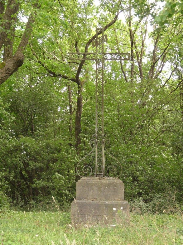 Wallers-Trélon(Nord, Fr) croix de chemin, route de Baives