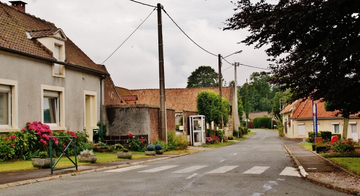 Le Village - Alincthun
