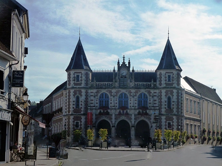 Place de l'hôtel de ville - Auxi-le-Château