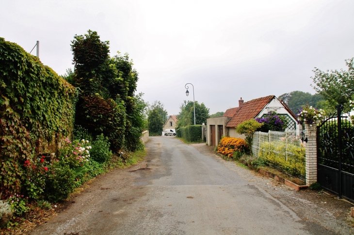 Le Village - Bellebrune