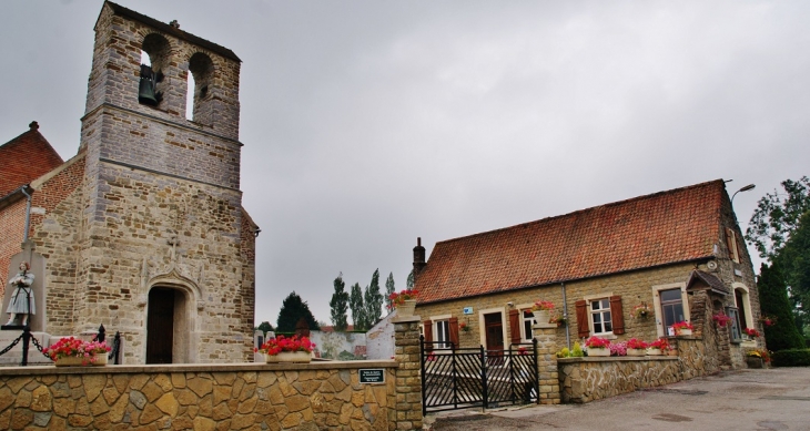 La Mairie et l'église - Bellebrune