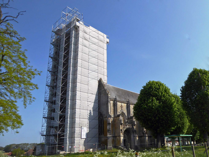 Le clocher en cours de rénovation  - Écoust-Saint-Mein