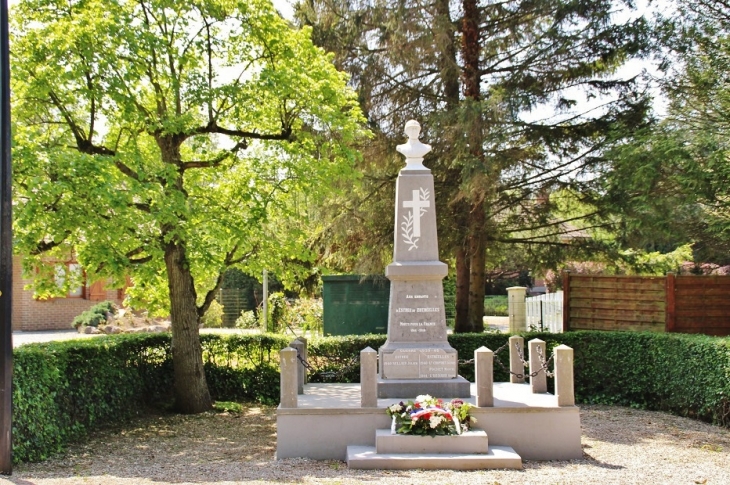 Monument-aux-Morts - Estréelles
