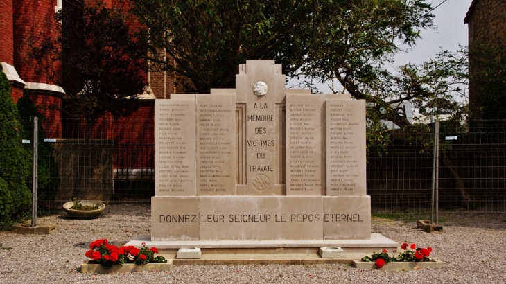 Monument-aux-Morts - Ferques