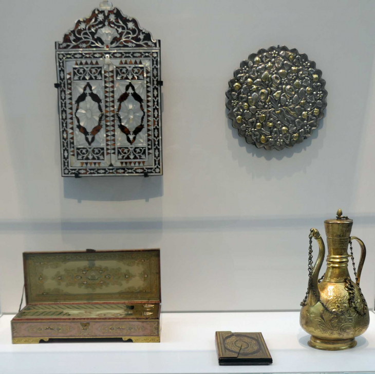 LOUVRE Galerie du Temps Orient : TURQUIE 1800 objets divers - Lens