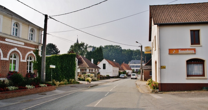 Le Village - Montcavrel