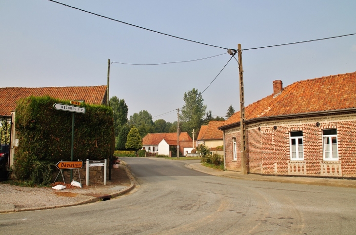 Le Village - Montcavrel