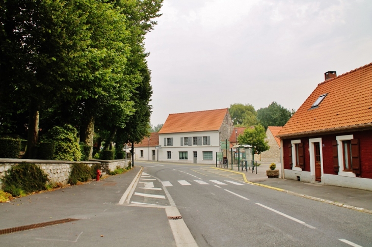 Le Village - Rety