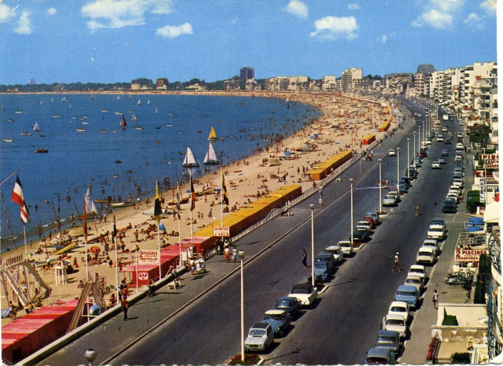 Le Boulevard de Mer et la plage (carte postale de 1960) - La Baule-Escoublac