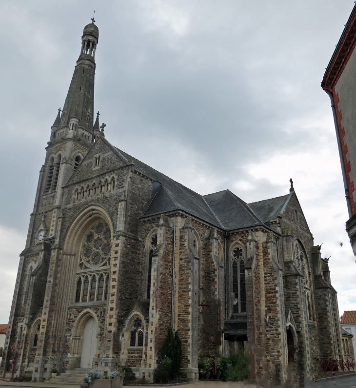L'église - Saint-Hilaire-de-Chaléons