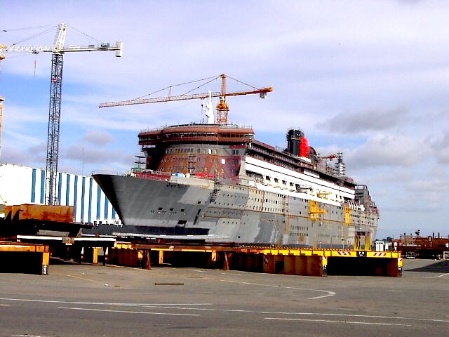 Le bateau est bien prêt - Saint-Nazaire