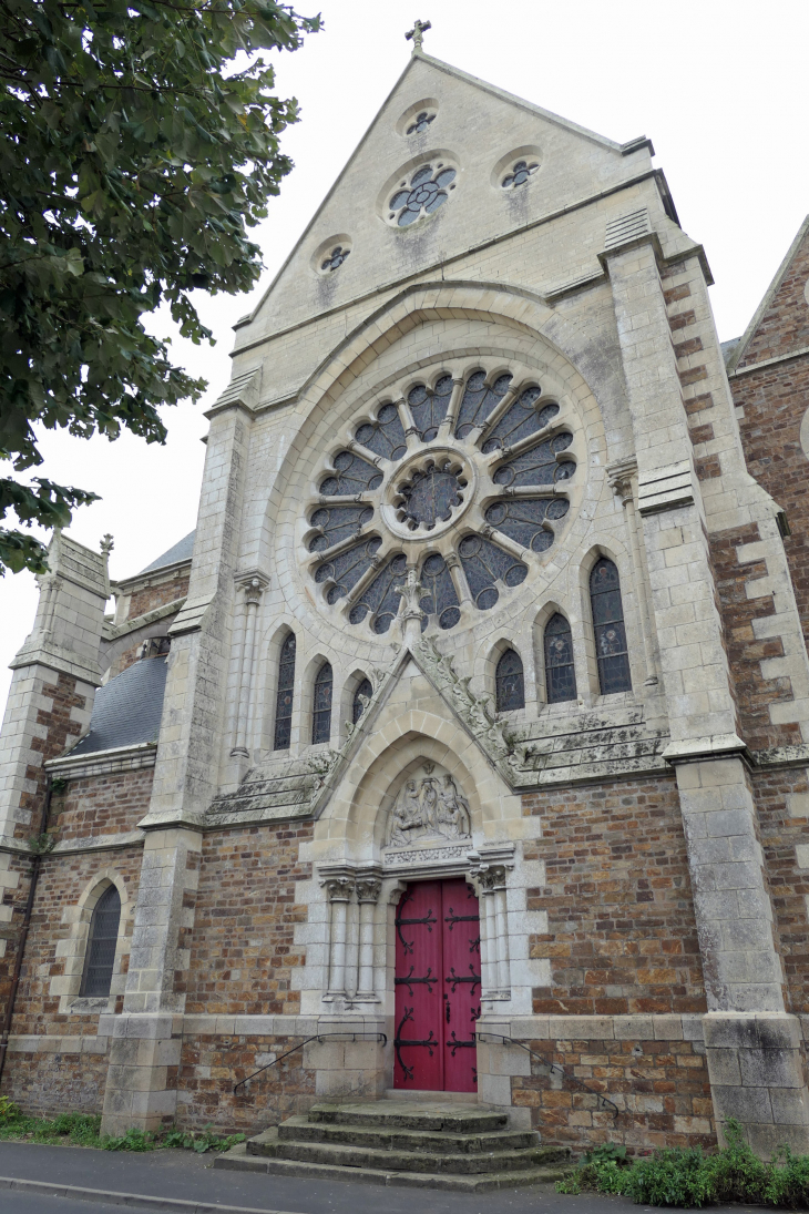 L'église du 19ème siècle - Saint-Philbert-de-Grand-Lieu
