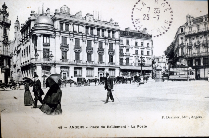 Place du Ralliement - La Poste (carte postale ancienne). - Angers