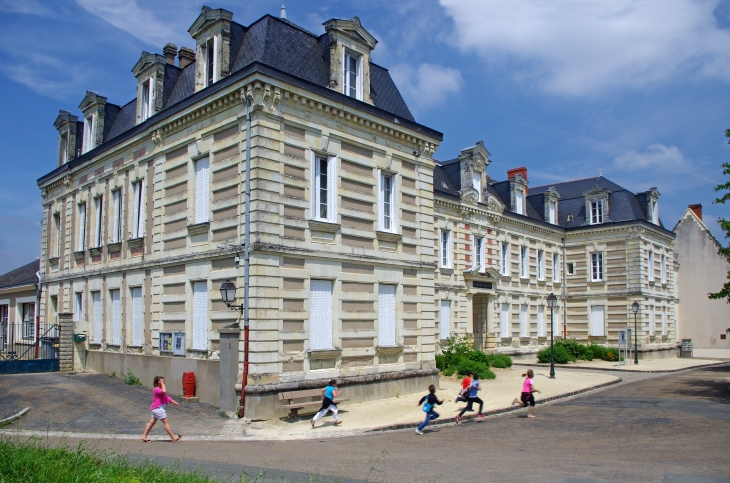 L'école publique du Château. - Beaufort-en-Vallée