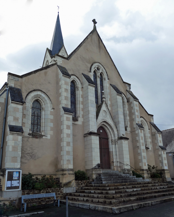 L'entrée de l'église - Chalonnes-sur-Loire
