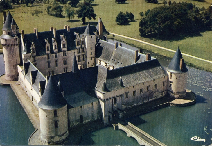Vue aérienne, Château du Plessis-Bourré. Construit de 1468 à 1472 par JeanBourré (carte postale de 1970) - Écuillé