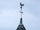 La girouette du clocher de l'église saint Pierre.