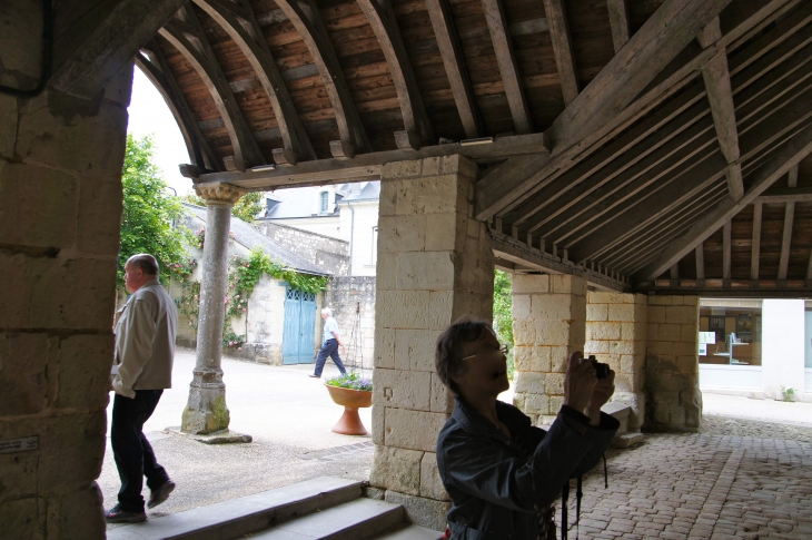 Le-porche-de-l-eglise-saint-michel - Fontevraud-l'Abbaye