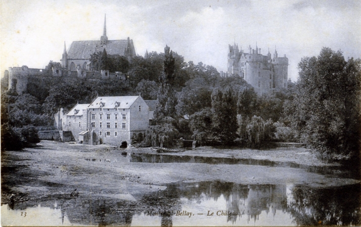 Le Château, vers 1905 (carte postale ancienne). - Montreuil-Bellay