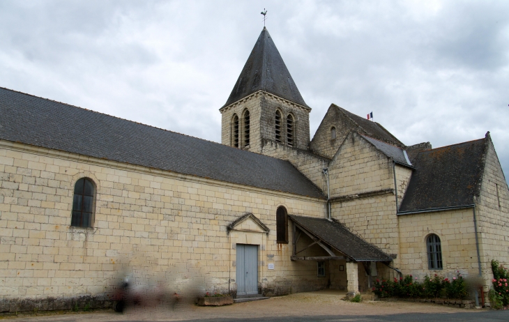 Eglise Saint Pierre de Rest, XIIe et XVIIIe siècles. - Montsoreau