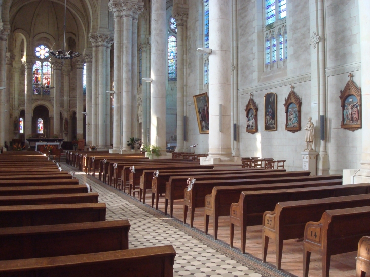Eglise Sainte-Croix (1886) - Rochefort-sur-Loire