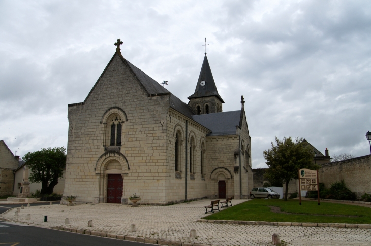 L'église Saint Cyr, XIIe, XVe , XIXe siècles.  - Saint-Cyr-en-Bourg