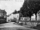 Photo précédente de Saint-Cyr-en-Bourg Place de l'église, début XXe siècle (carte postale ancienne).