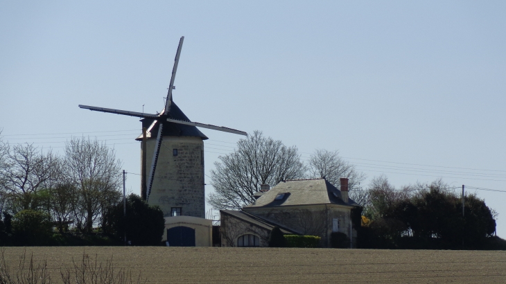  - Saint-Rémy-la-Varenne