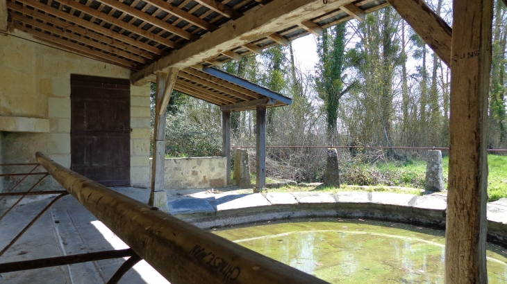 Lavoir de Beauregard - Saint-Rémy-la-Varenne