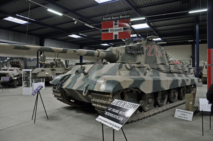 CHAR TIGRE MUSEE DES BLINDEES SAUMUR