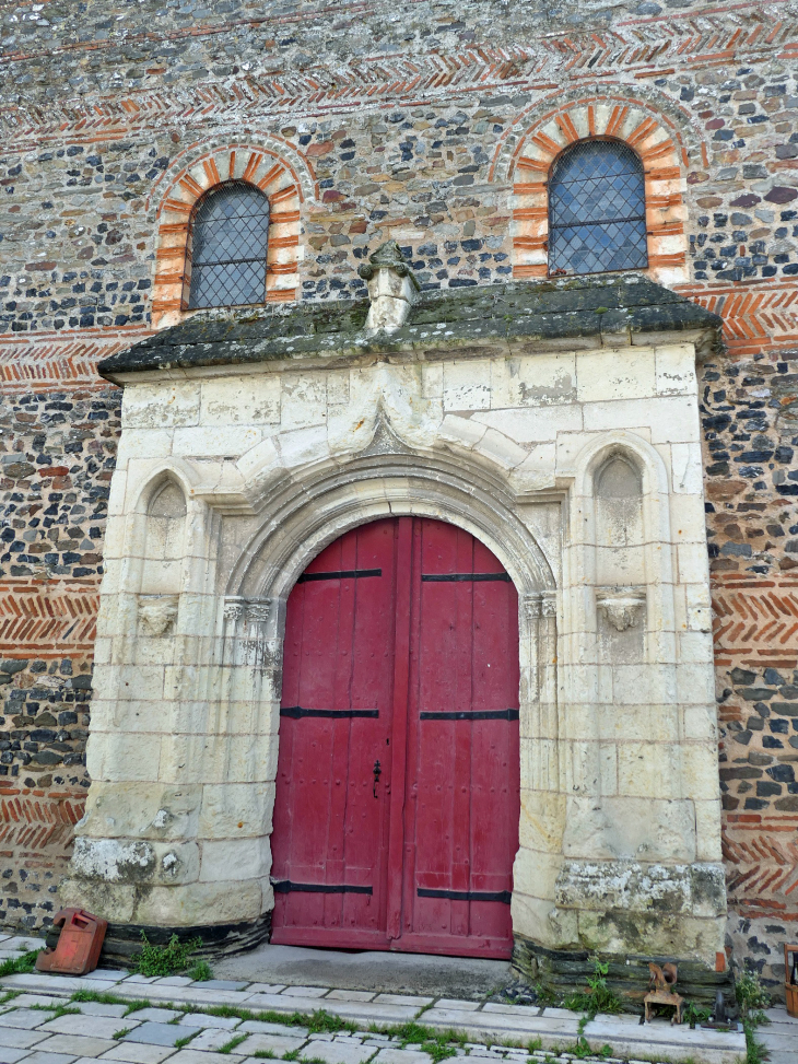 Porte latérale de l'église - Savennières
