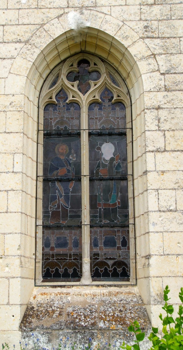 Vitrail de l'église Saint Maurice. - Souzay-Champigny