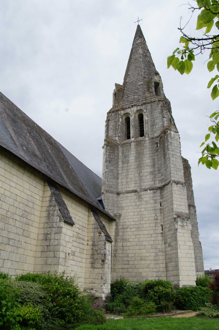 L'église Saint Maurice du XIIe, XVe, XVIe et XIXe siècles. - Souzay-Champigny