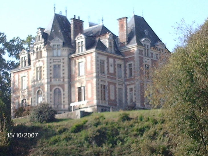 Le Chateau de Mongiroux n°11 - Andouillé
