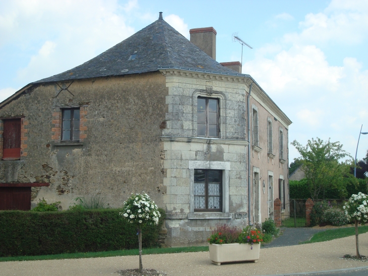 Centre du village - Argenton-Notre-Dame