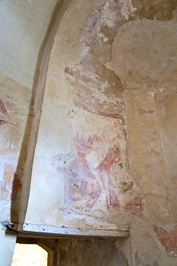 Eglise Saint Saturnin. Très ancienne peinture murale,  - Azé