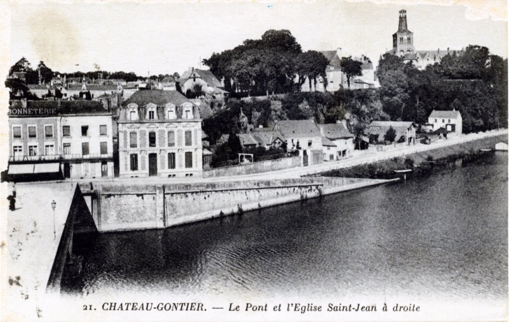 Le pont et l'église Saint Jean à droite, vers 1910 (carte postale ancienne). - Château-Gontier