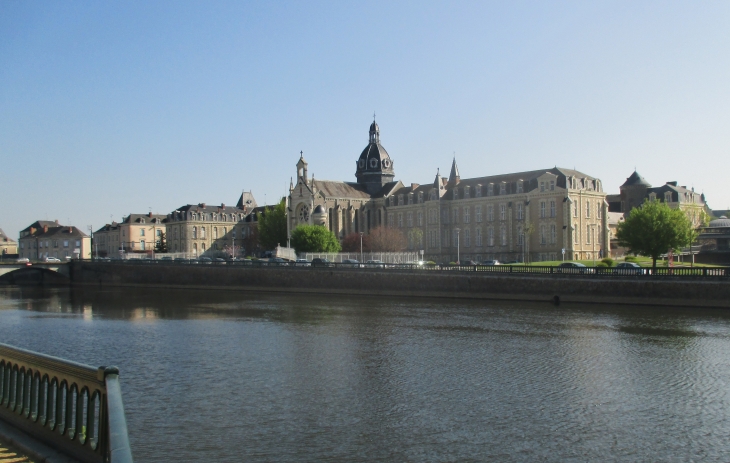  - Château-Gontier