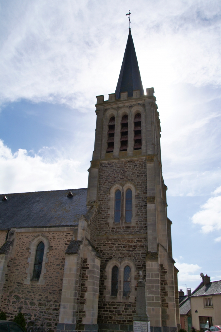Le clocher de l'église Saint Martin. - Contest
