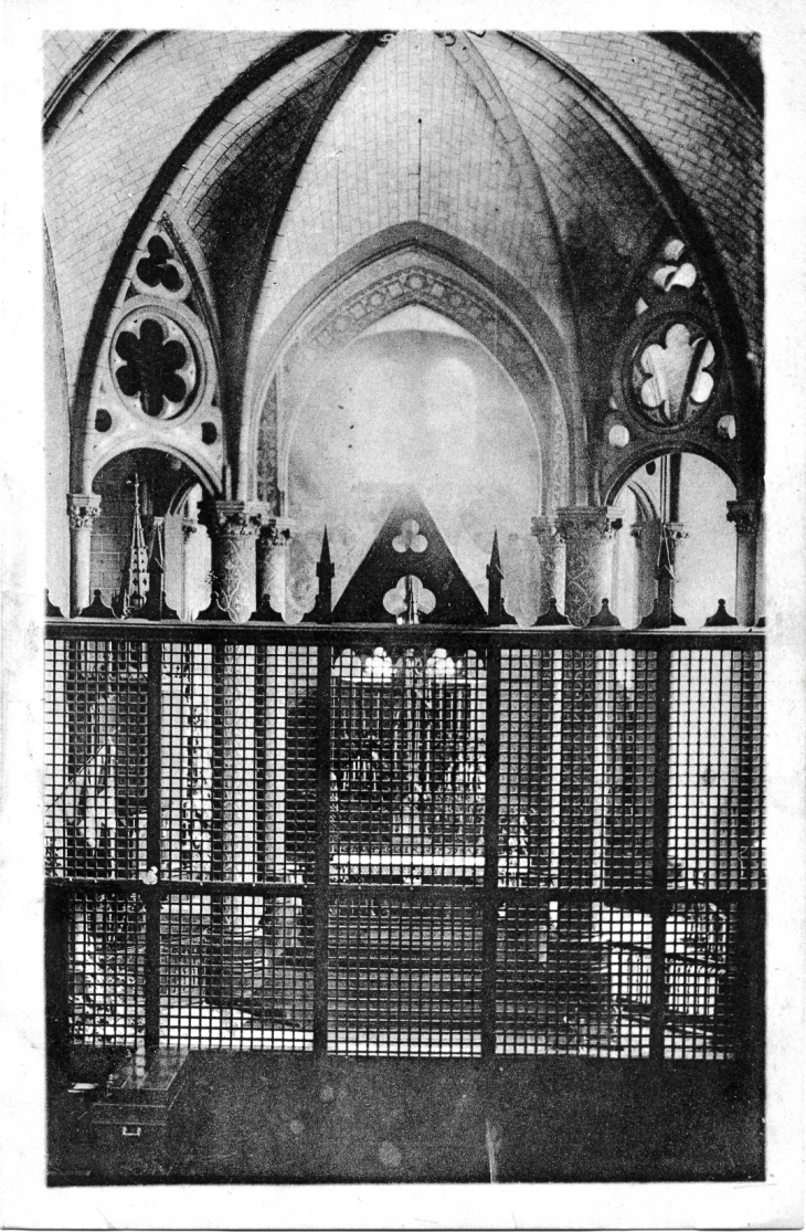 Monastères des Benedictines du Saint-Sacrement - Intérieur de l'Eglise (vue prise de la tribune de l'orgue) (carte postale de 1936) - Craon