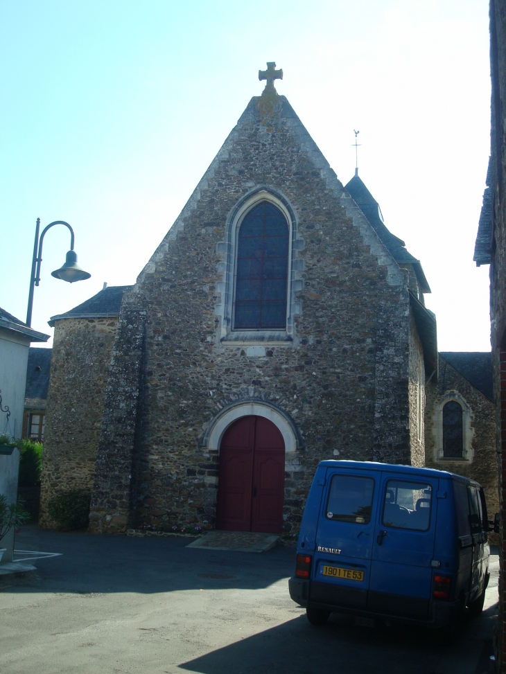 Porte d'entrée de l'église - Gennes-sur-Glaize