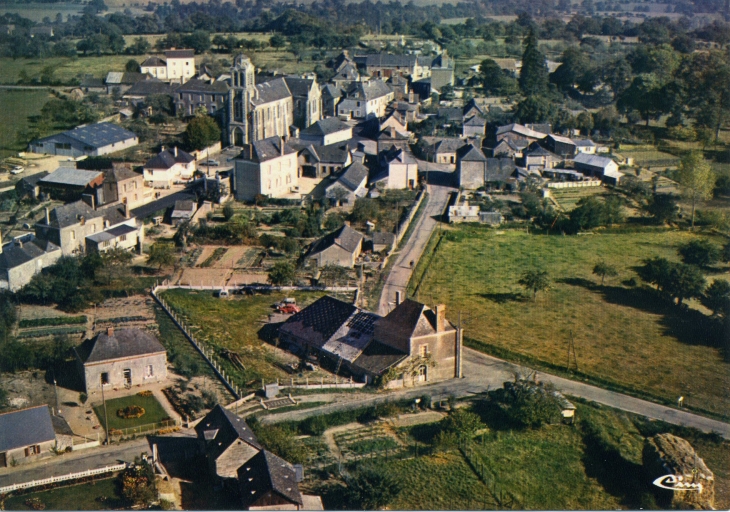 Vue générale aérienne (carte postale de 1970) - Houssay