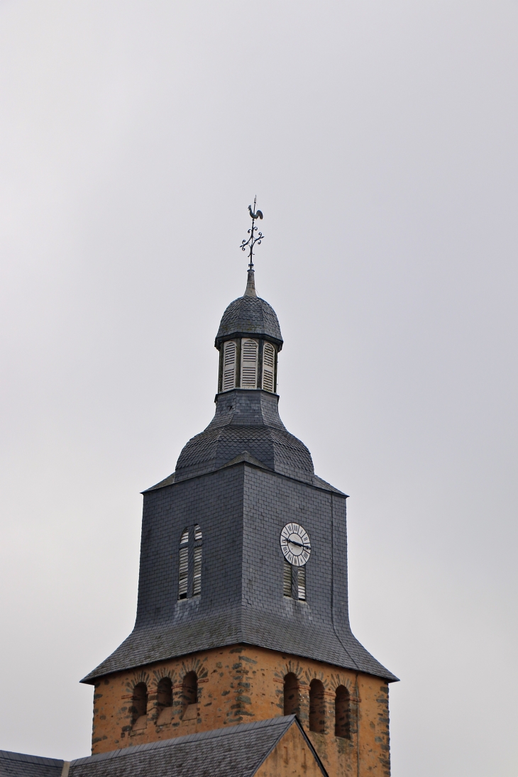 Le clocher de l'église Saint Siméon - L'Huisserie