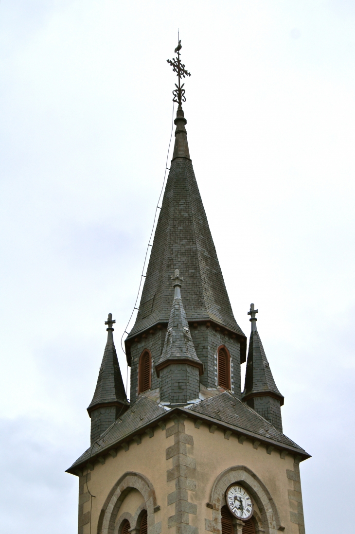 Le clocher de l'église de la sainte Vierge. - La Haie-Traversaine